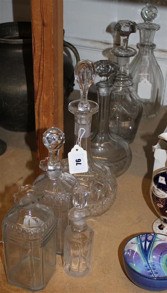 Cut glass decanters(-)